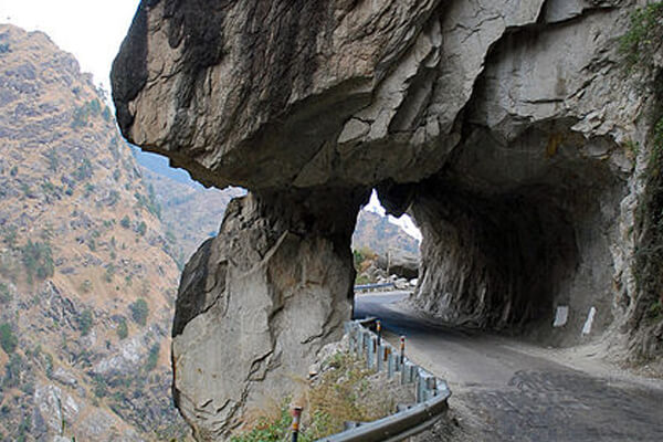 The Hindustan-Tibet road